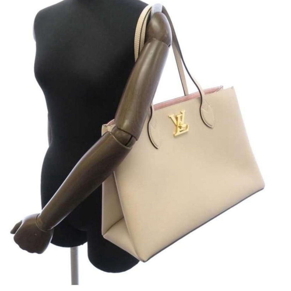 Louis Vuitton Lock Me Shopper